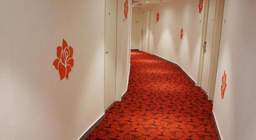 Riverine Garden Hotel Chukai Экстерьер фото